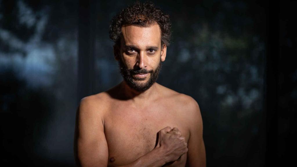 Jesús Candel, 'Spiriman' mostrando su torso a EL ESPAÑOL.