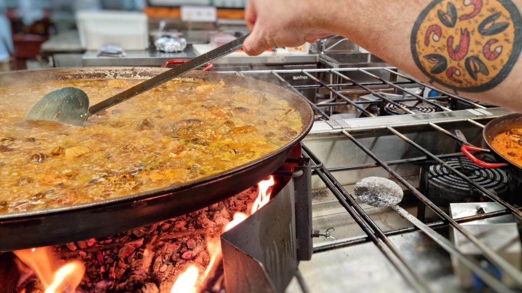 La Mejillonera en Benidorm ha ganado el premio a la mejor paella cocinada en un restaurante de la Comunidad Valenciana en el Concurso Internacional de Sueca (Valencia).