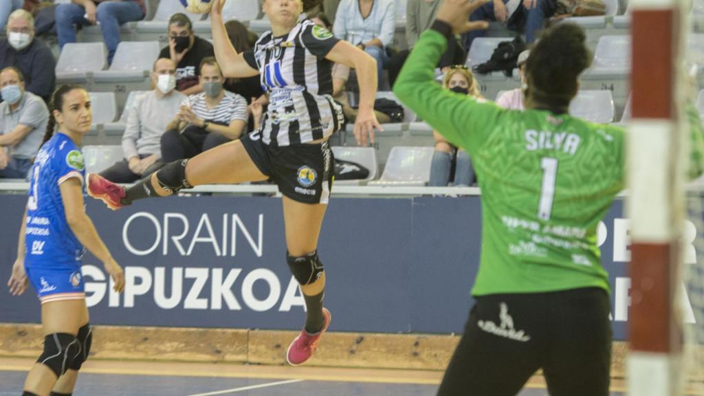 El Costa del Sol Málaga da la cara ante el Bera Bera (24-22)