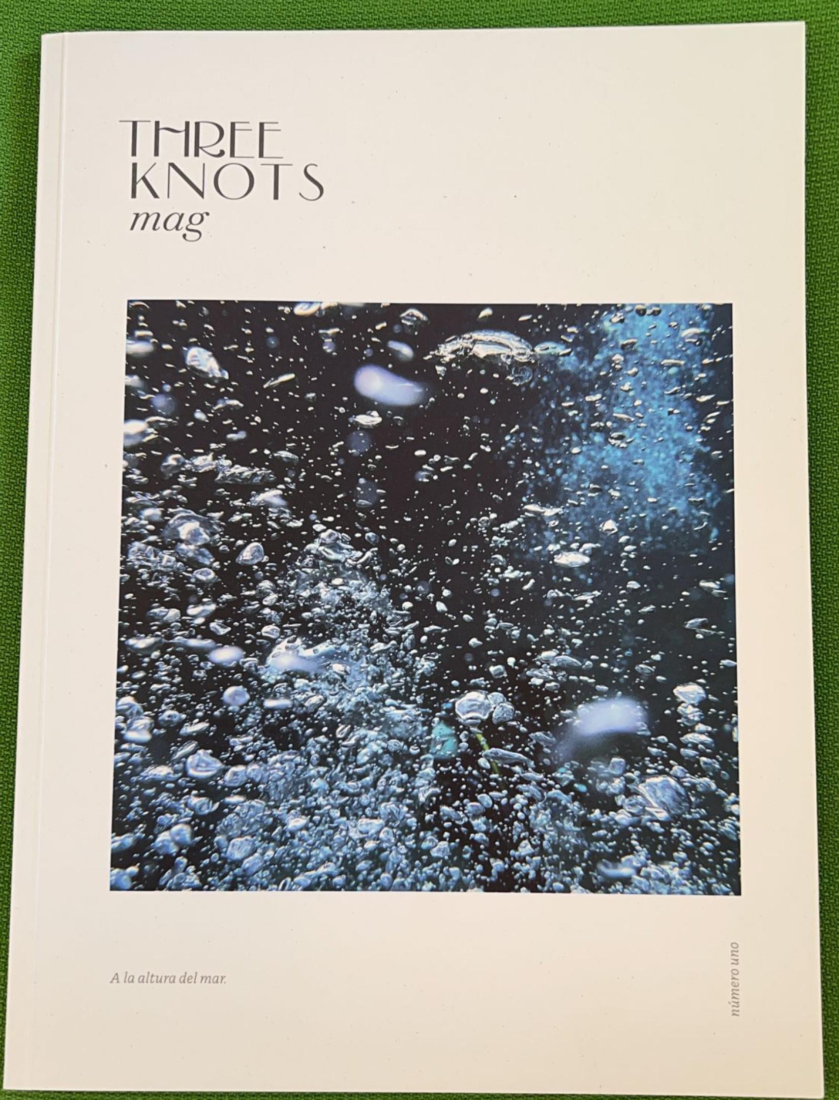 Desde Valencia, el primer número de Three Knots Magazine.