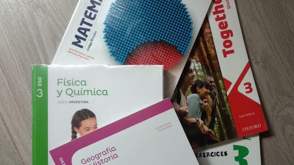 Archivo - Imagen de recurso de libros de texto.