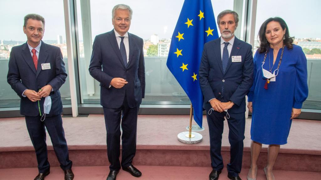 El comisario Didier Reynders, durante su reunión este lunes con los representantes de los jueces españoles