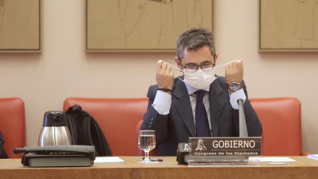 Félix Bolaños, ministro de la Presidencia, comparece en la Comisión Constitucional del Congreso de los Diputados.