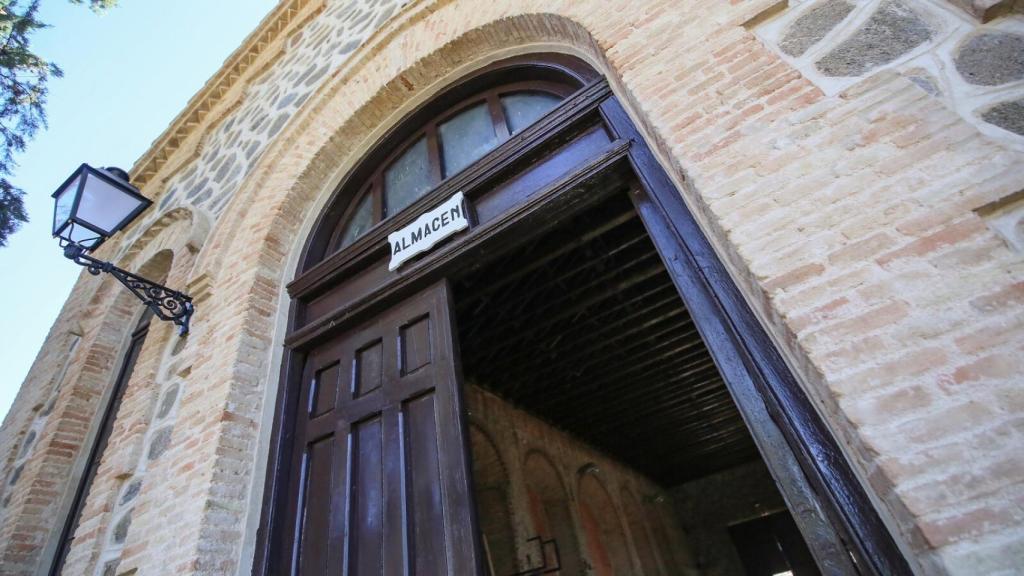 Entrada restaurada del almacén