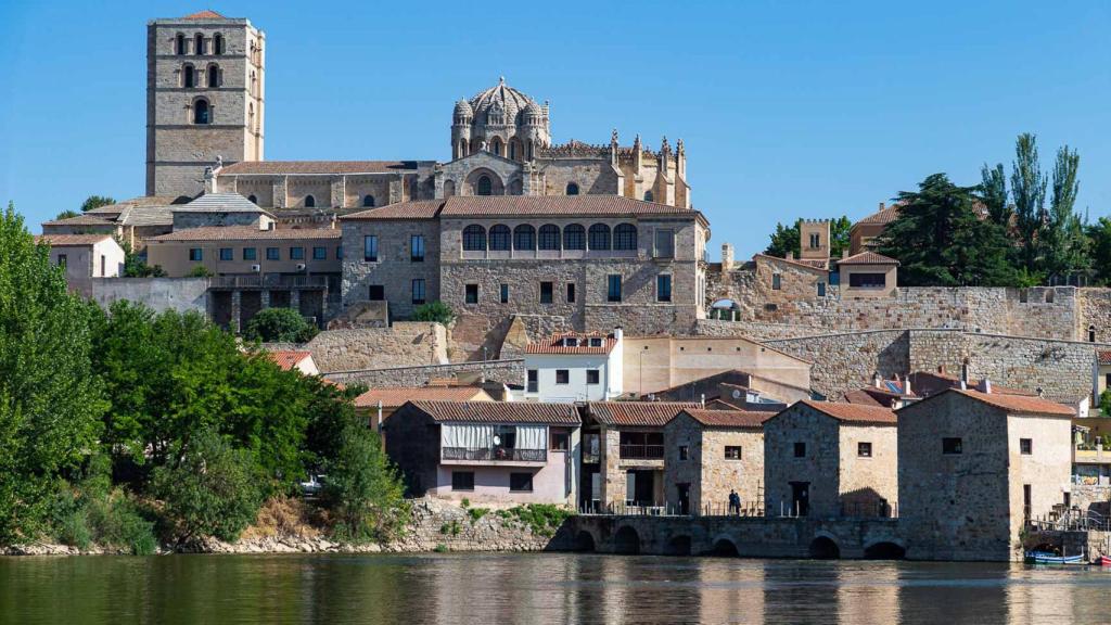 Vista de Zamora desde el río Duero