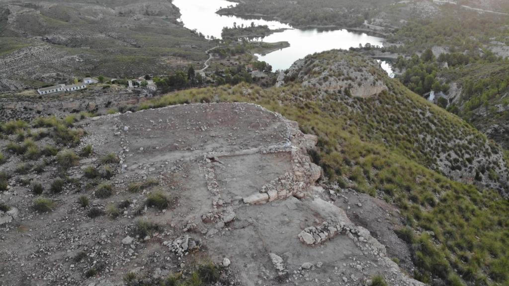 Investigadores de la UA descubren un gran almacén en el yacimiento protohistórico de Los Almadenes - Foto: UNIVERSIDAD DE ALICANTE