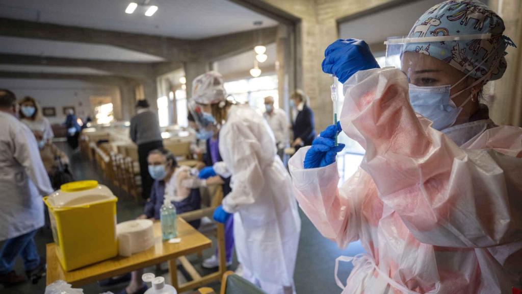 Un momento de las vacunaciones en residencias en Ávila