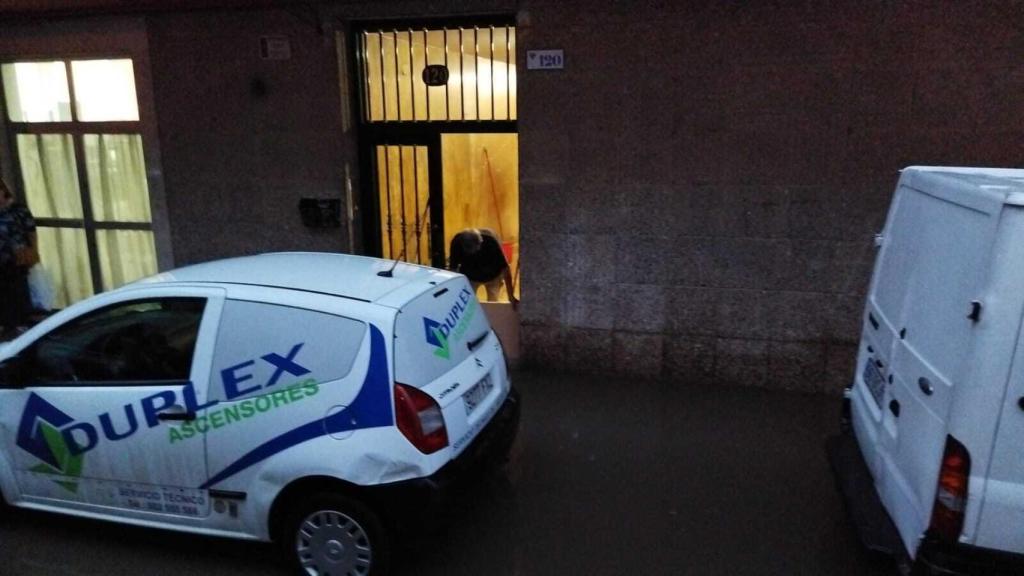 Uno de los portales del Paseo de la Rosa afectados.