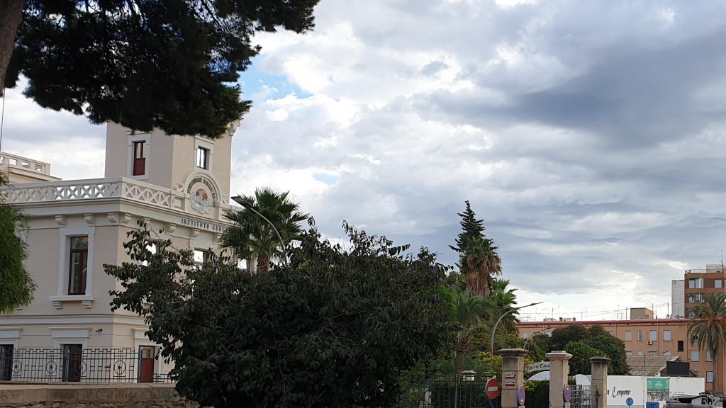 La Aemet sigue con nivel naranja de alerta por precipitaciones acumuladas de hasta 100 litros en doce horas.