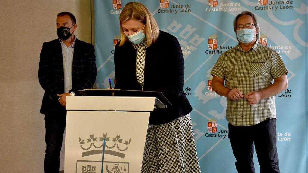 Isabel Blanco firma el convenio de colaboración para el reparto de Fondos Europeos de la Junta con la Diputación y el  Ayuntamiento de Zamora
