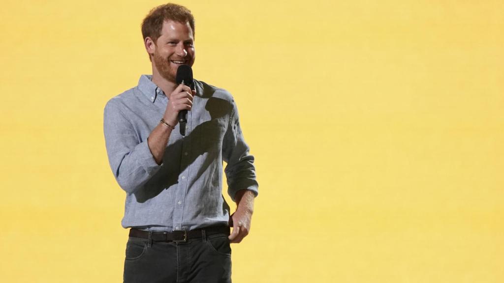 El príncipe Harry en medio de su discurso en el VAX Live: The Concert to Reunite the World de Global Citizen.