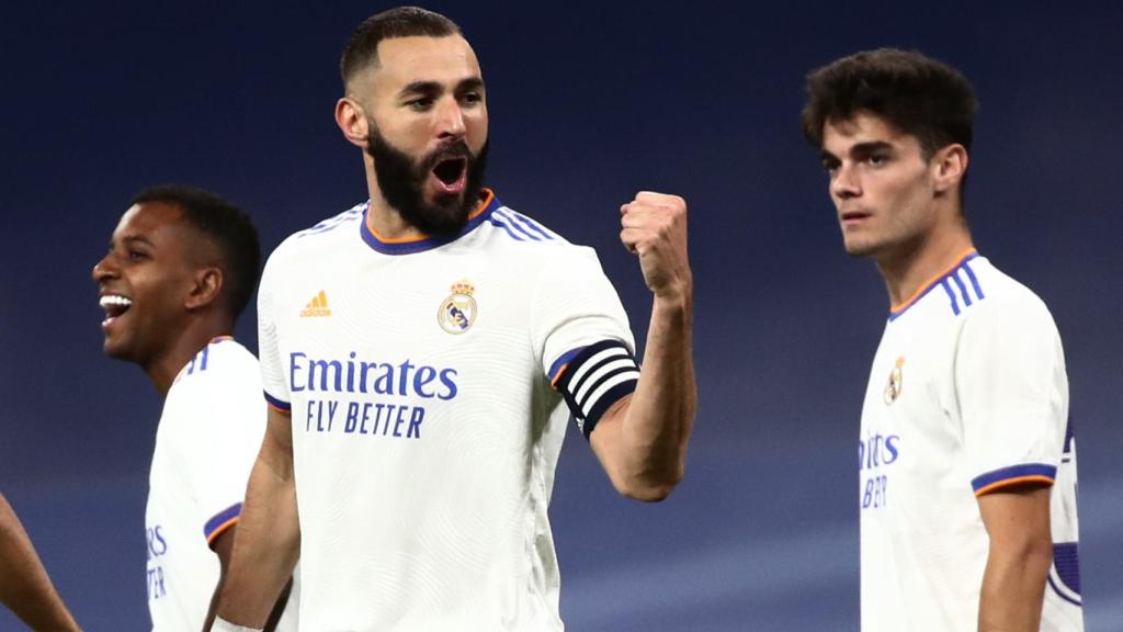 Karim Benzema celebra su gol al Mallorca