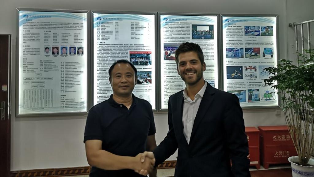 El malagueño que quiere plantar tomates en la Luna (y ha convencido a China): Ya no es tan futurista