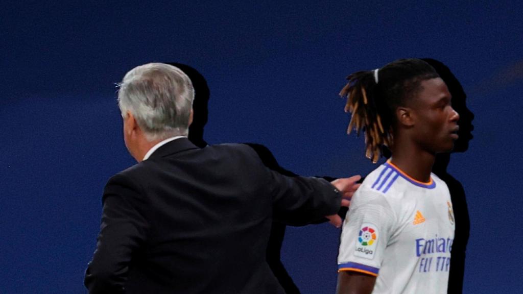 Carlo Ancelotti y Eduardo Camavinga, en un fotomontaje