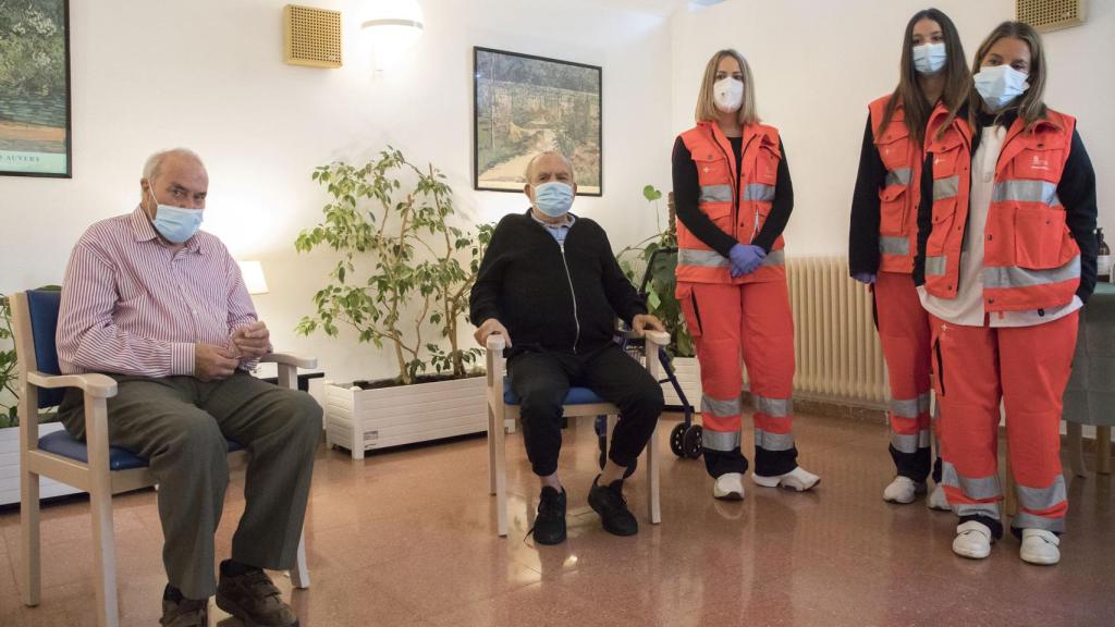 Inicio de la administración de las terceras dosis de la vacuna contra el COVID-19 en la Residencia de Mayores San Juan de Sahagún de Salamanca