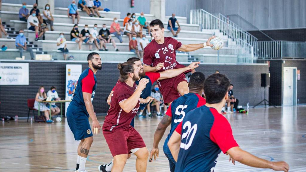 Jorge Serrano recibirá el premio como máximo goleador de la pasada Liga Asobal
