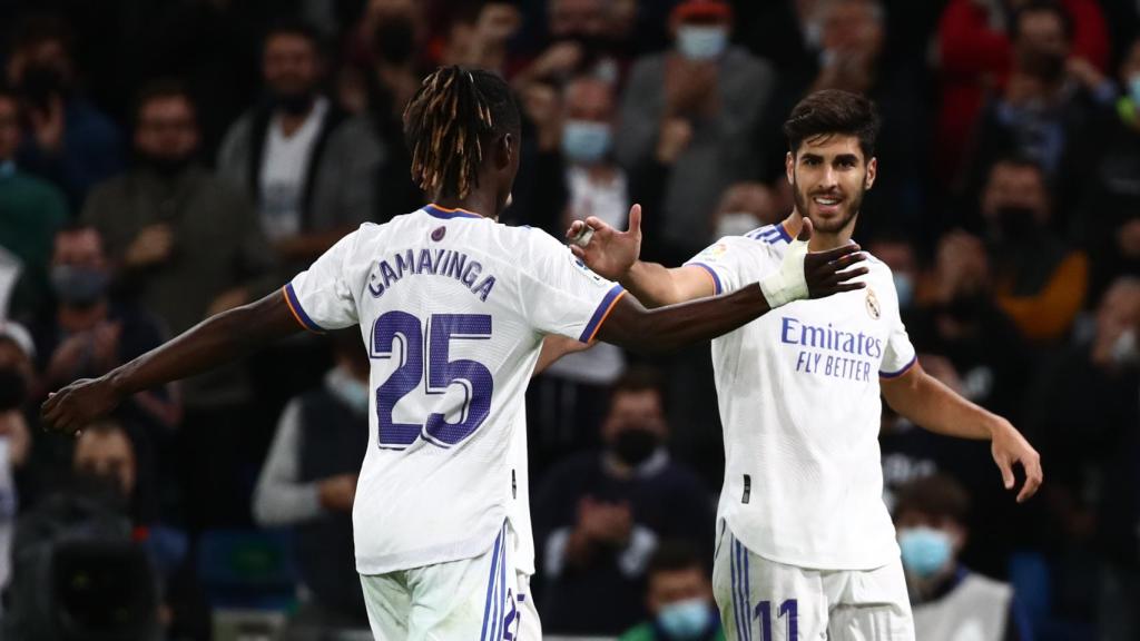 Eduardo Camaving felicita a Marco Asensio