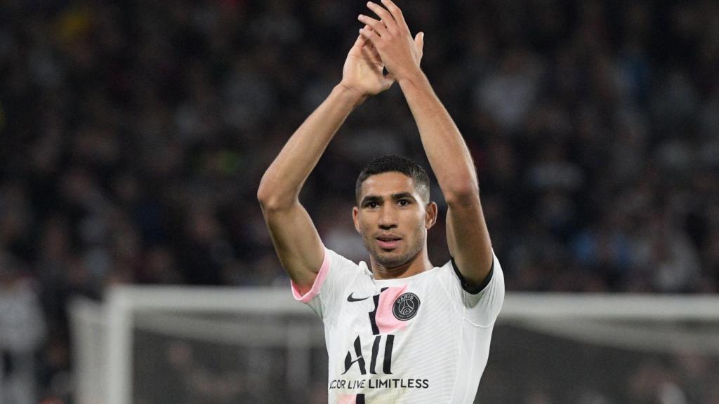 Achraf Hakimi, celebrando un gol con el PSG