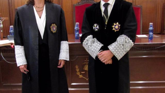 La nueva presidenta de la Sección Segunda de la Audiencia Provincial de Toledo, María Jiménez, junto al presidente del Tribunal Superior de Justicia de Castilla-La Mancha, Vicente Rouco.