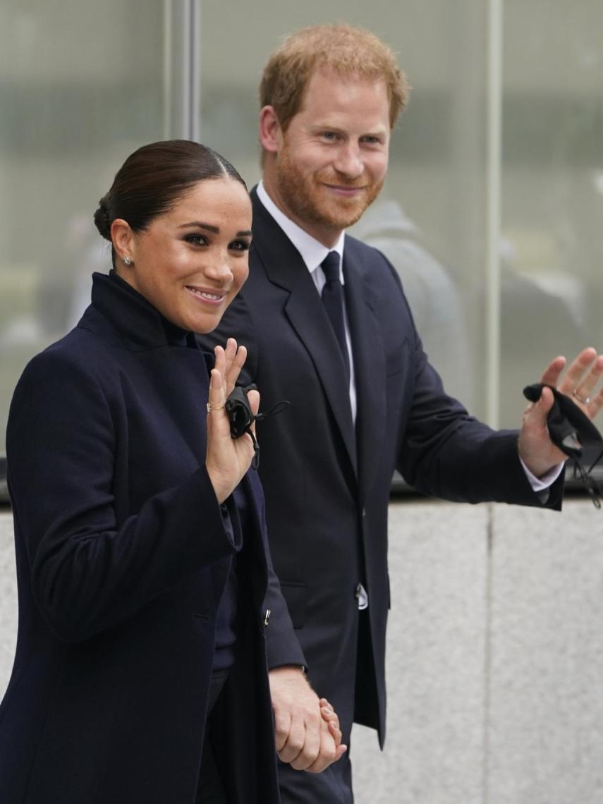 Meghan y Harry, saludando a los neoyorquinos.