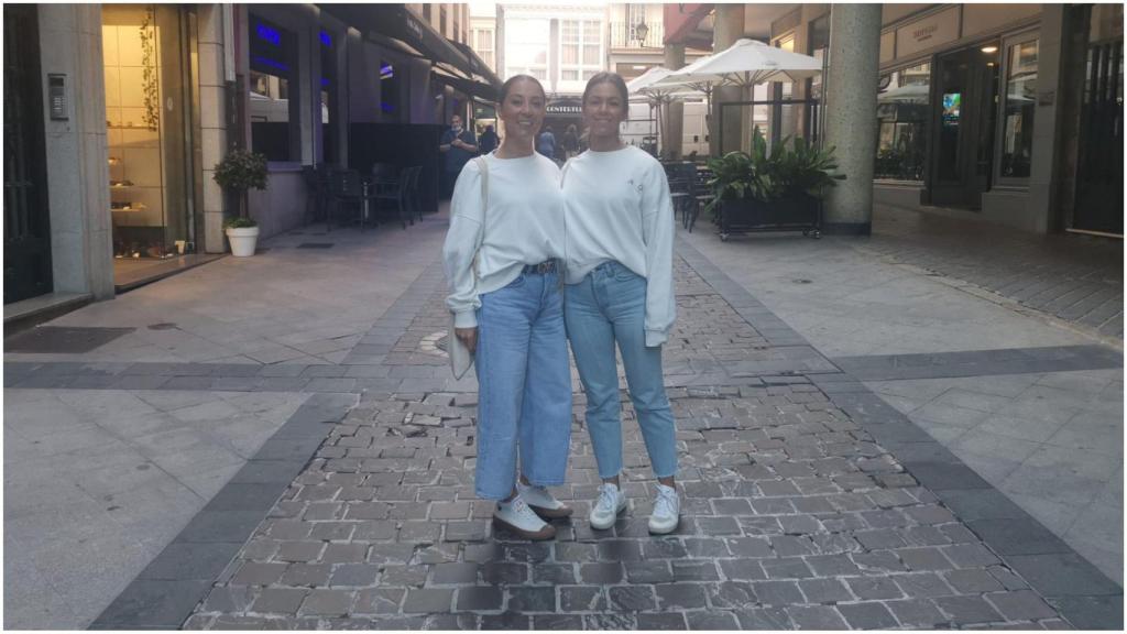 Las responsables de Asolaz en A Coruña.