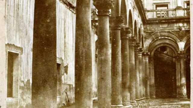 Patio del Alcázar de Toledo en 1857 por Eugène Sevaistre (Archivo Municipal de Toledo)