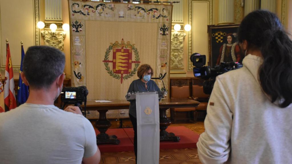 Charo Chávez durante la  rueda de prensa