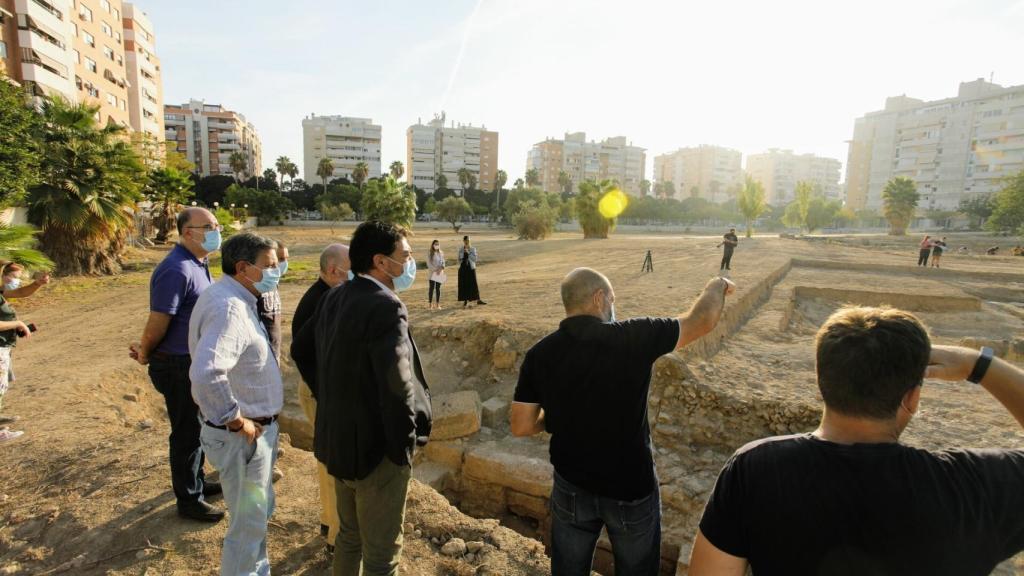 Barcala reclama el respaldo de la UE, el Consell y el Gobierno al yacimiento arqueológico del Parque de las Naciones