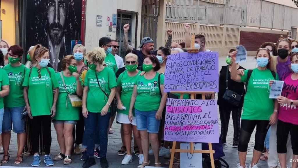 Las Kellys piden que en el convenio se incluya la prohibición de externalizar estos servicios.