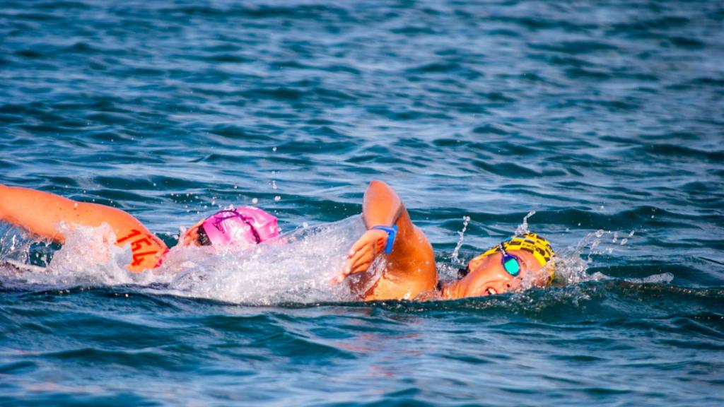 María de Valdés nadando en la Copa de España de aguas abiertas