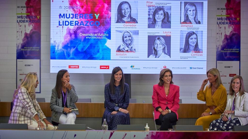 María Helena Antolín, Beatriz Corredor, Patricia Cortizas, Pilar López, Laura Ros y Marieta Jiménez.