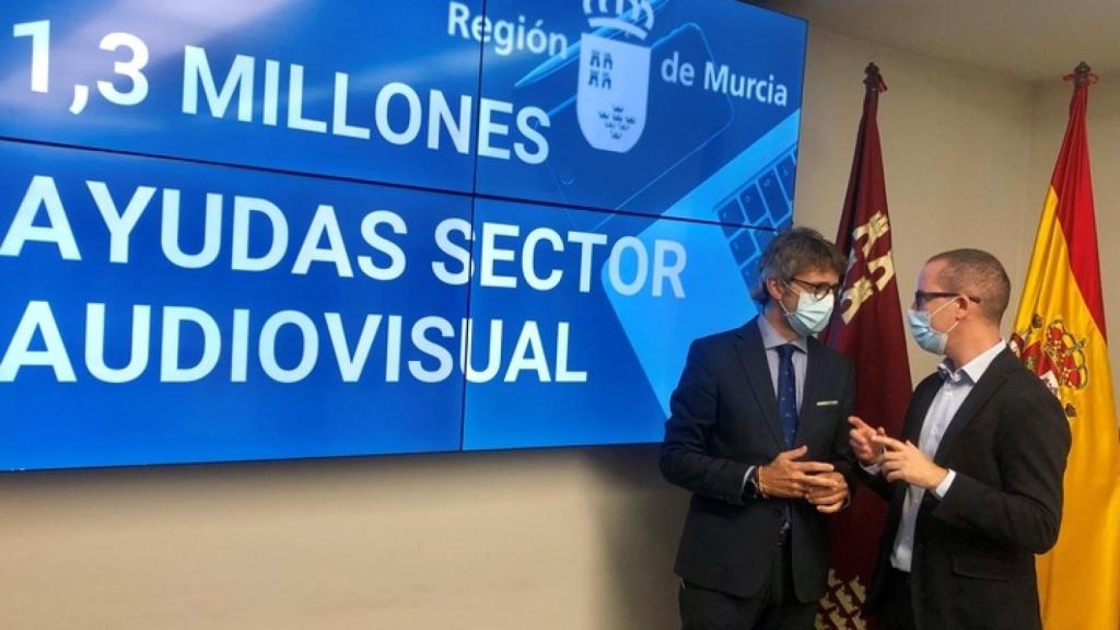 El consejero de Hacienda, Luis Alberto Marín, junto al director general de Informática y Transformación Digital, Javier Martínez Gilabert.