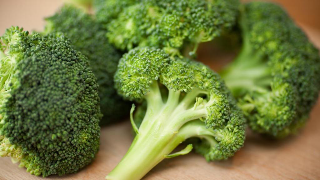 Varios trozos de brócoli.