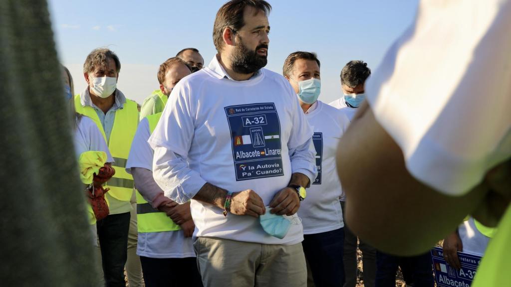 Núñez busca apoyos para relanzar la autovía Albacete-Jaén y pide a Page que se una