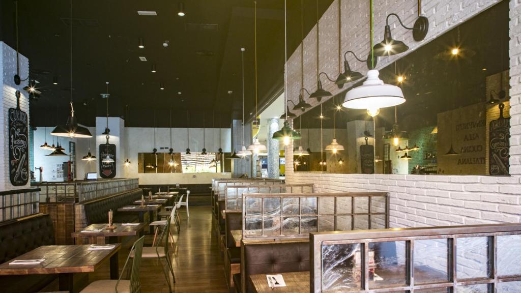 El interior del nuevo restaurante Ginos en Talavera de la Reina.