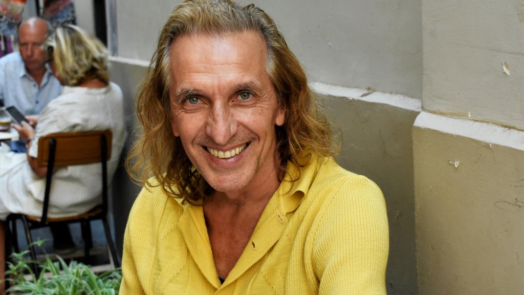 El coreógrafo Fernando Hurtado posa en el centro de Málaga.