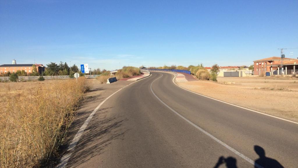 Luz verde para la adjudicación del nuevo carril bici, acera y plataforma en Cañada Real