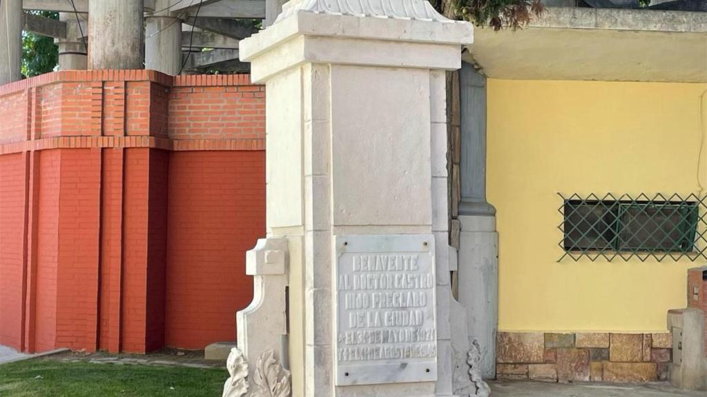 Busto del doctor Castro en los paseos de la Mota en Benavente