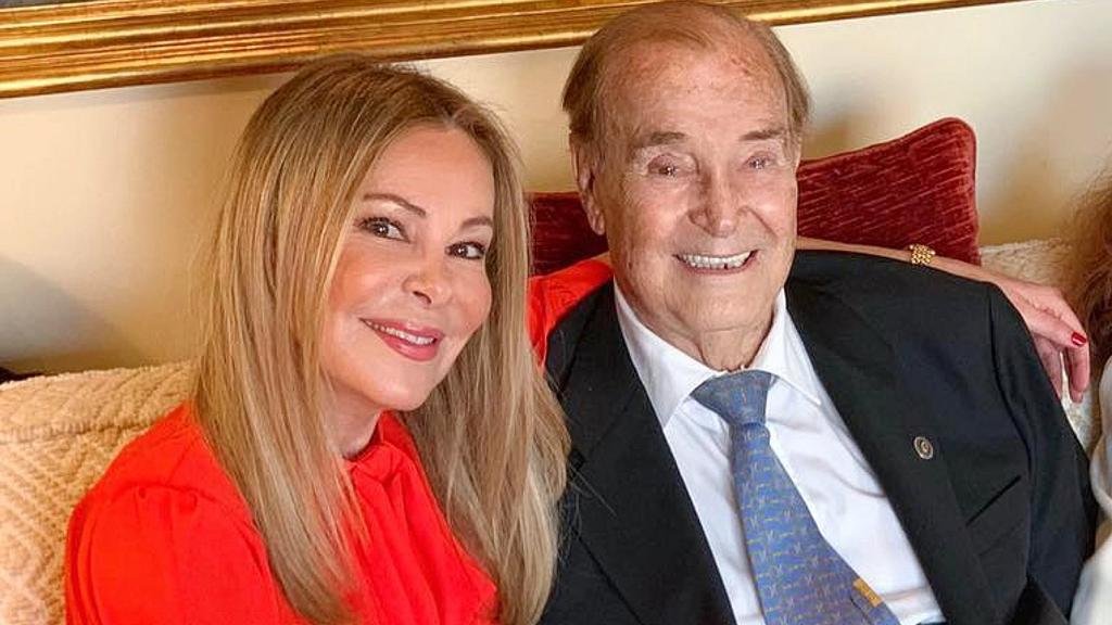 Ana Obregón junto a su padre, en una imagen de sus redes sociales.