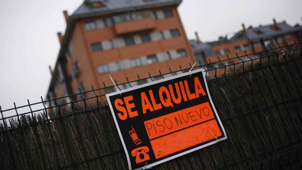 Cartel de una vivienda en alquiler.