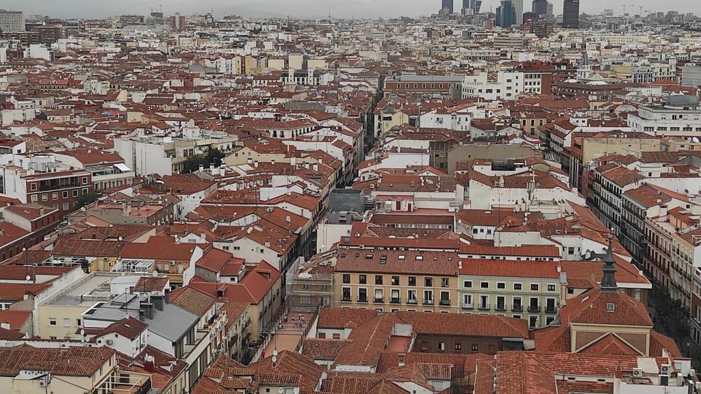 Vista de Madrid con las cuatro torres al fondo.