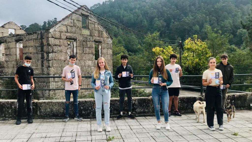 El Festival de Cans entregó vales para la compra de material escolar a todos sus niños colaboradores