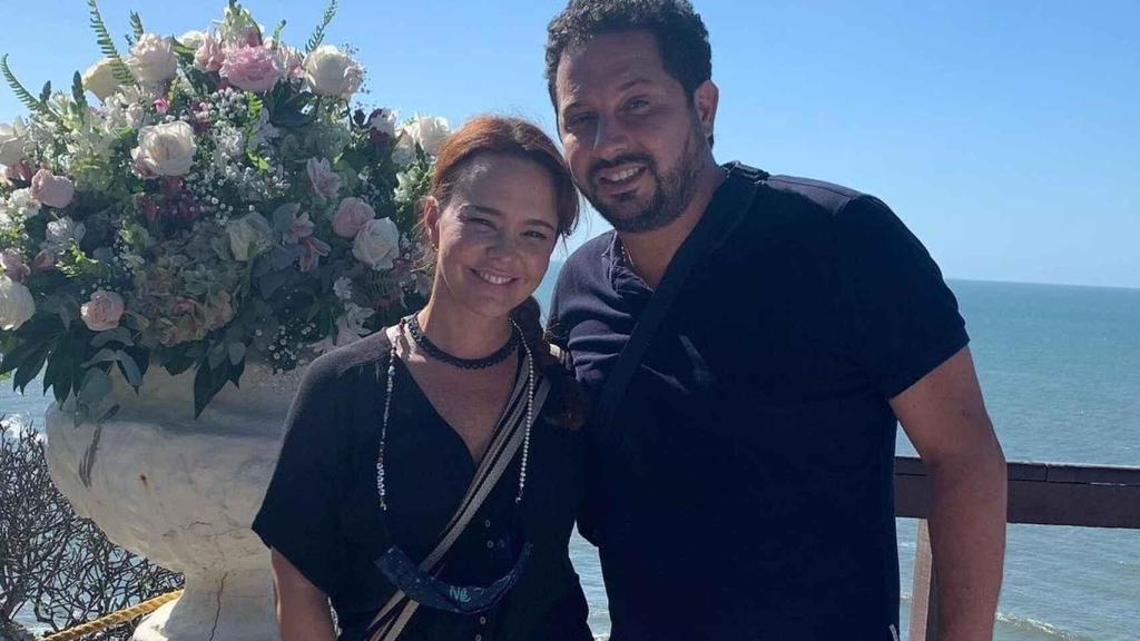 La actriz junto a su nueva pareja en una imagen de sus redes sociales.