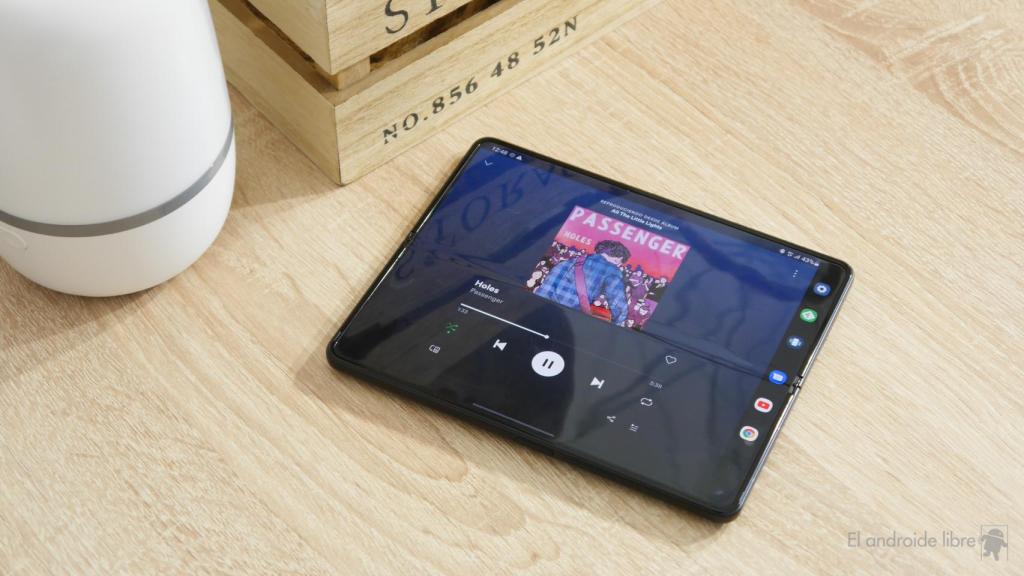 El Samsung Galaxy Z Fold 3 no tiene espacio para guardar el stylus