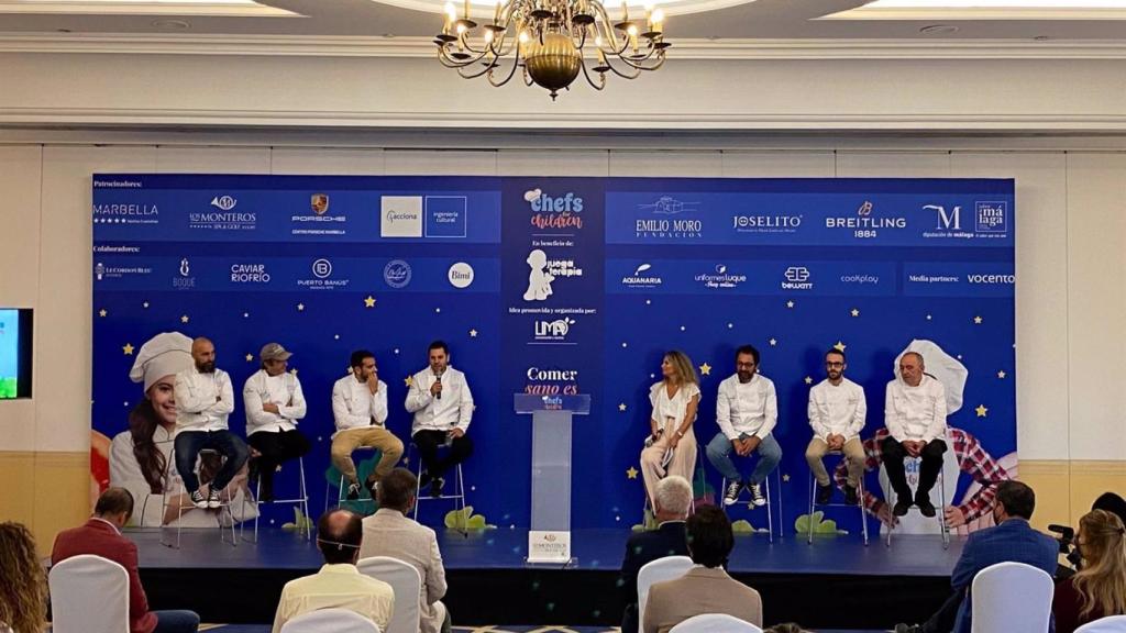 Los chefs del acto.