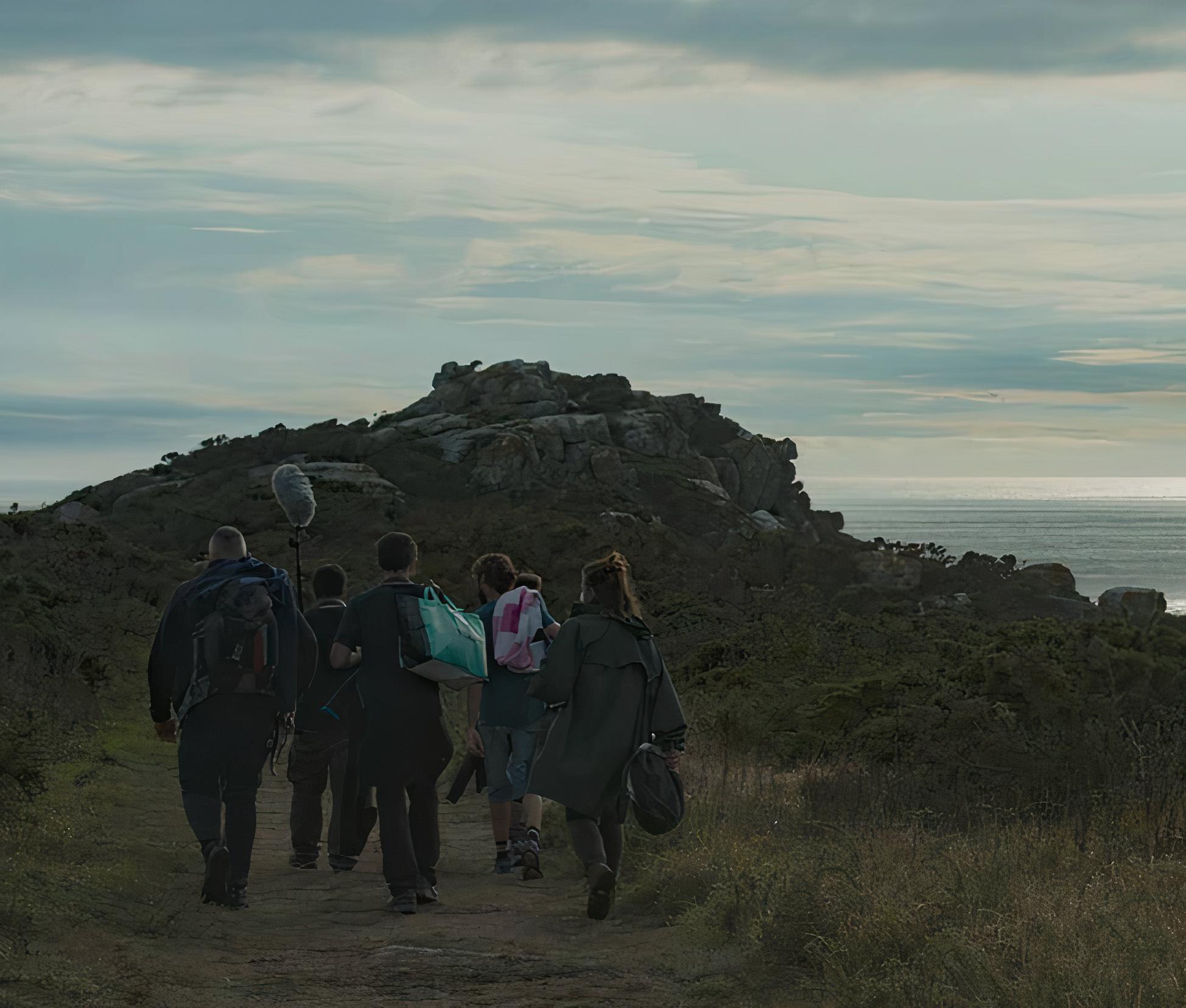 Equipo técnico de O Son da Balea rodando en la Isla de Ons