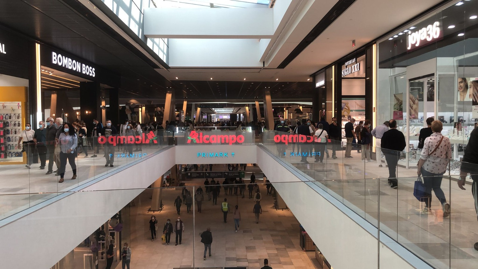 Interior de Vialia esta mañana. Foto: Treintayseis