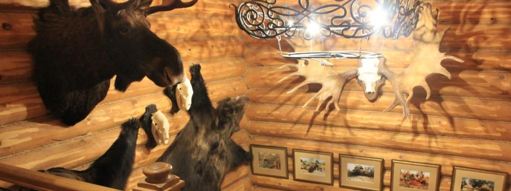 Interior de la Casa del Urogallo, el hotel donde se alojaron Juan Carlos y Corinna.