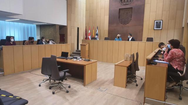 Reunión de los monitores del programa 'Active' en el Ayuntamiento de Villaquilambre