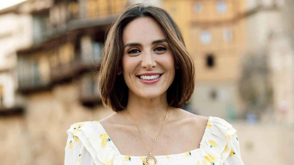 Tamara Falcó posando sonriente para sus seguidores de Instagram.